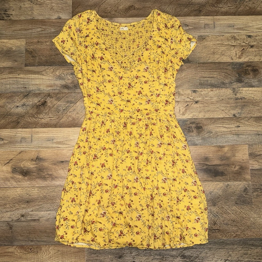 Hollister Sundress Women Small Yellow Floral Smocked V-Neck Lace-Up
